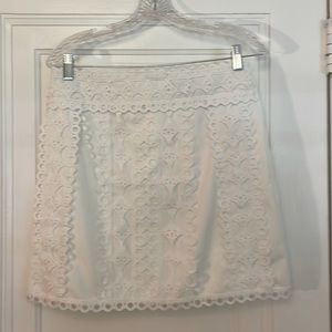 Cute white scalloped edge skirt